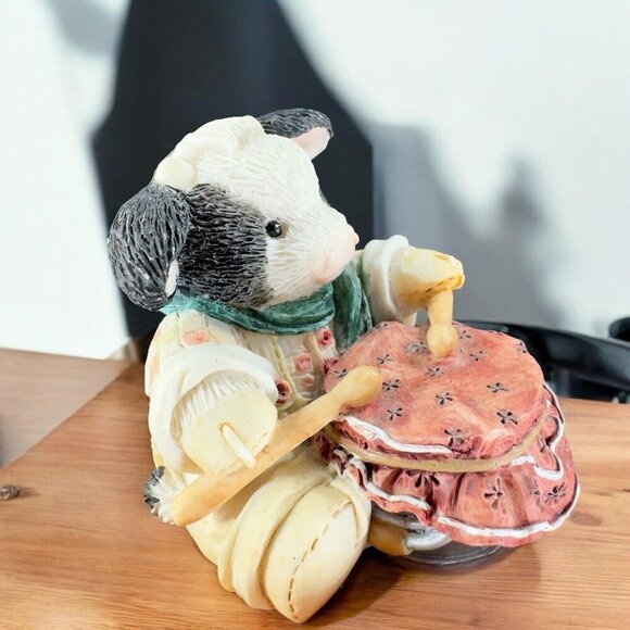 Marys Moo Moos Resin Figurine Enesco 1994 Little Drumherd Boy Whimsical Figure - Picture 1 of 14